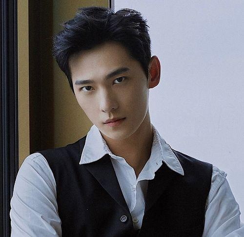 最新爆料顶流男星,从爆红到巅峰的蜕变之路